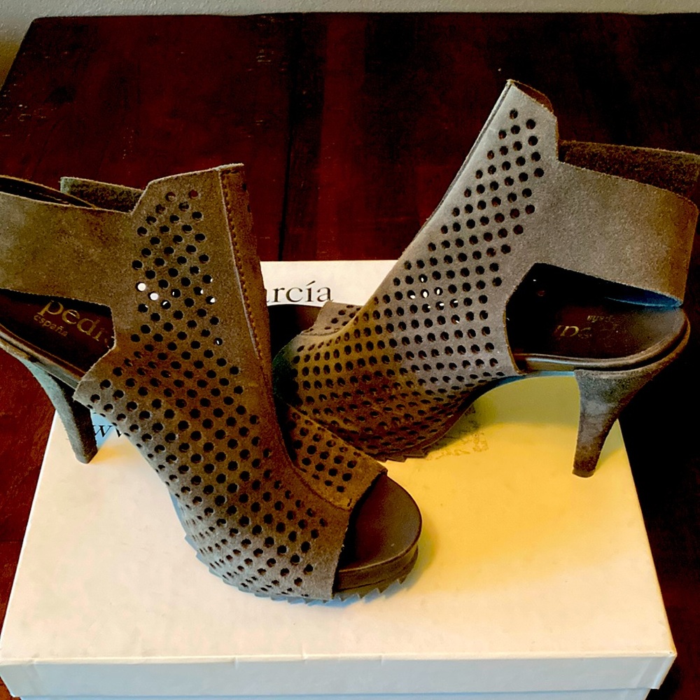 Pedro Garcia Persis heels